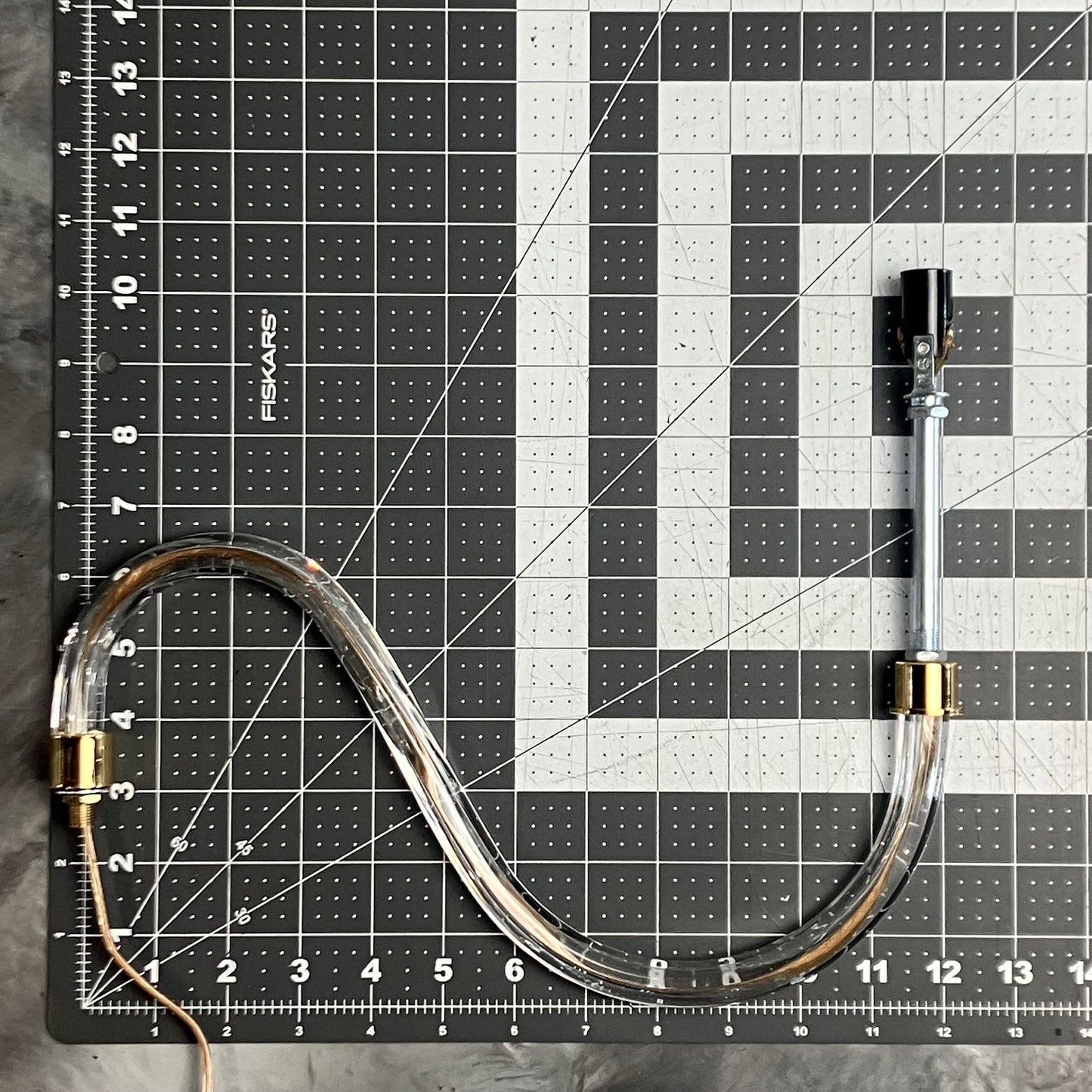 Fluted S Arm w/ Wire and Socket
