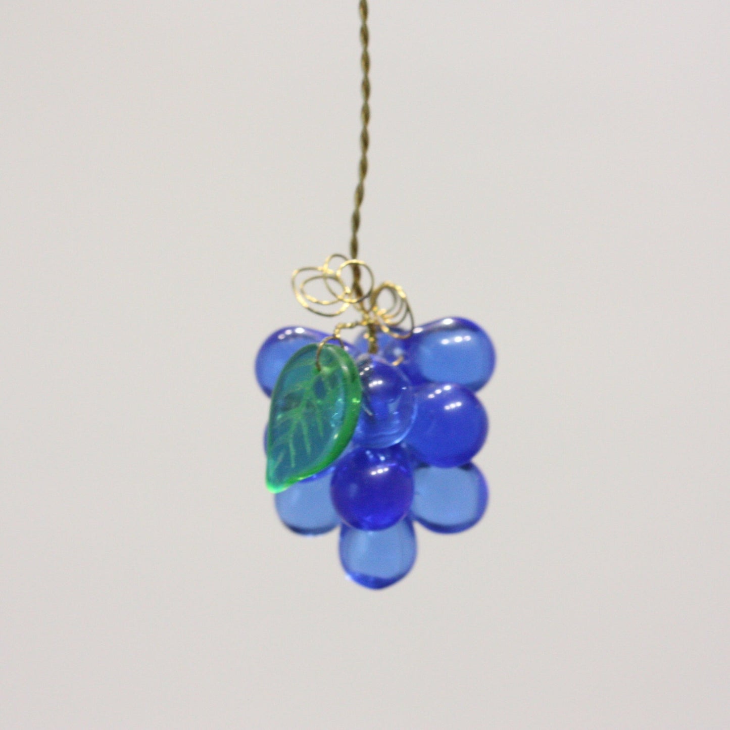 14mm Colored Czech 13-Grape Clusters w/ One Leaf