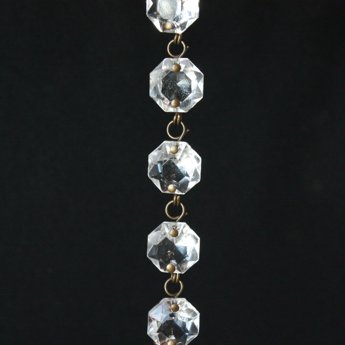 39" Clear 14mm Octagon Chain, Antique Pinning