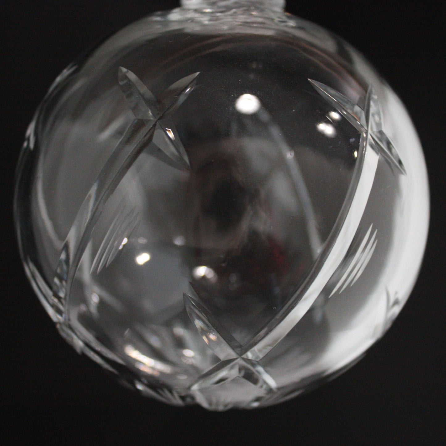 100mm Crystal Cut Hollow Ball w/ Loop